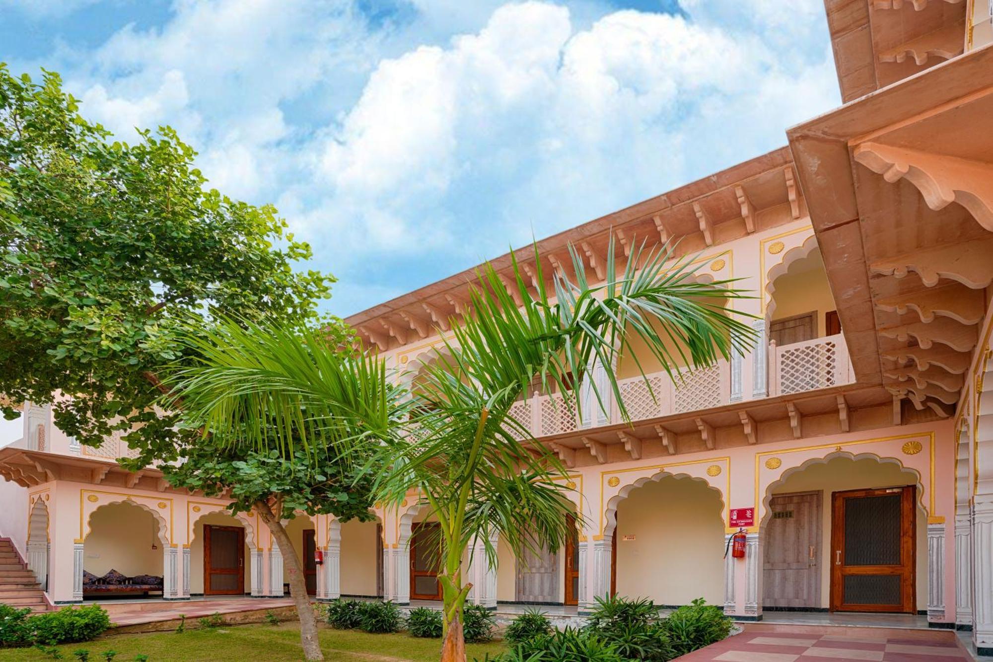 Club Mahindra Bharatpur Hotell Eksteriør bilde