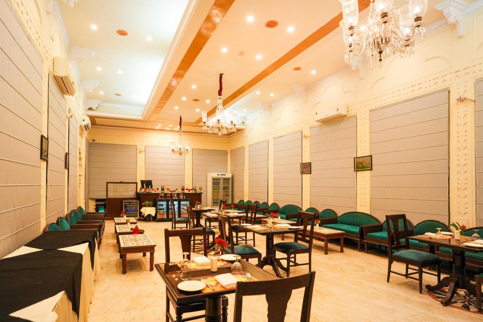 Club Mahindra Bharatpur Hotell Eksteriør bilde