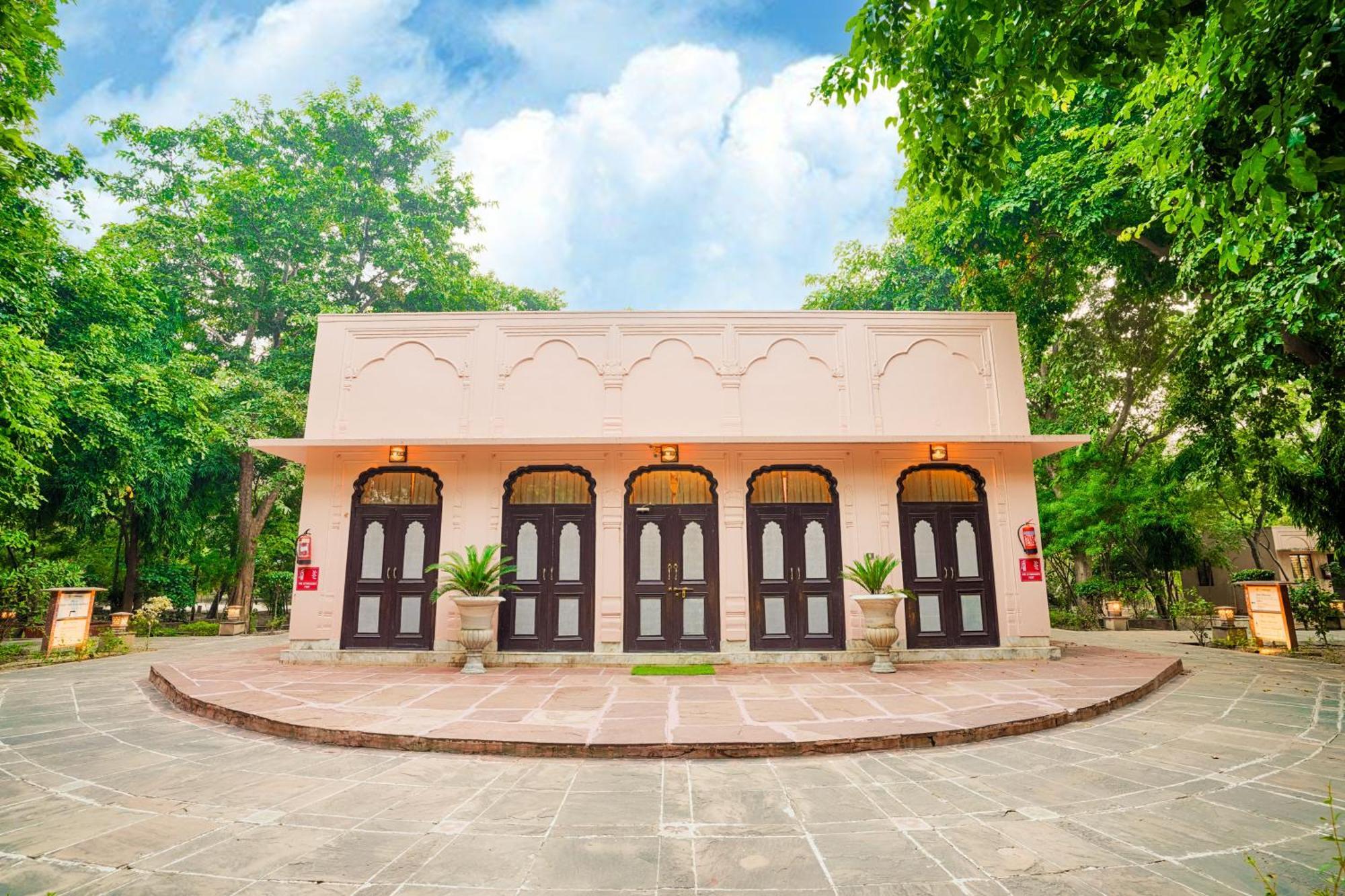 Club Mahindra Bharatpur Hotell Eksteriør bilde